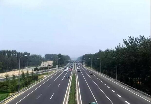 中止性踩油门的操作，，，，，，能让我们在行驶时省油吗？？？？？