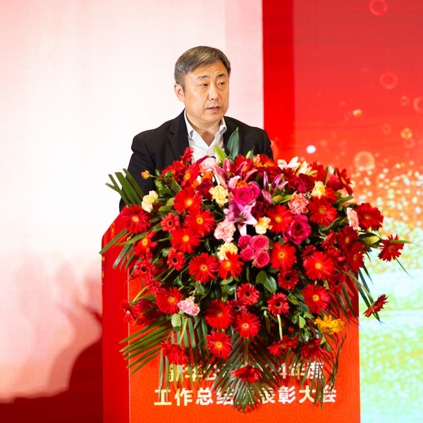 龙8头号玩家公司年会 (40 - 65).jpg